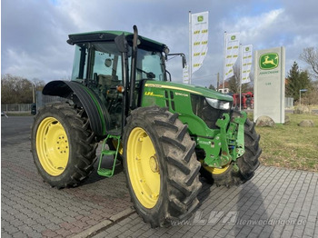 Трактор JOHN DEERE