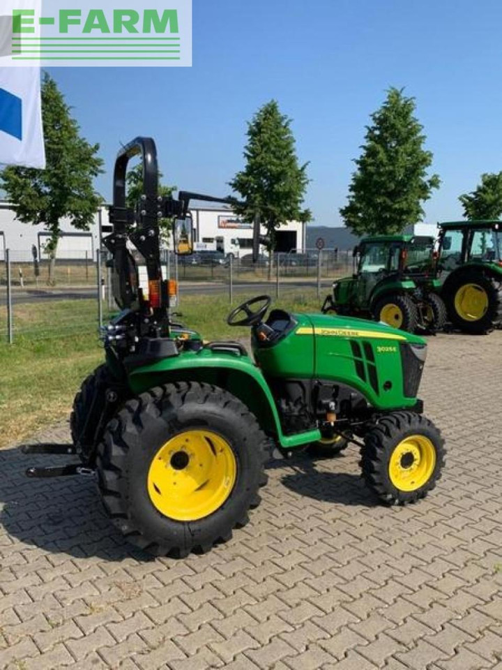 Трактор John Deere 3025e: снимка 3