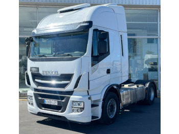 Влекач IVECO