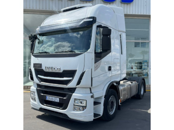 Влекач IVECO