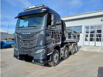 Самосвал камион IVECO X-WAY