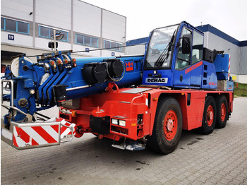 Автокран DEMAG