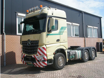 Влекач MERCEDES-BENZ Arocs 3351