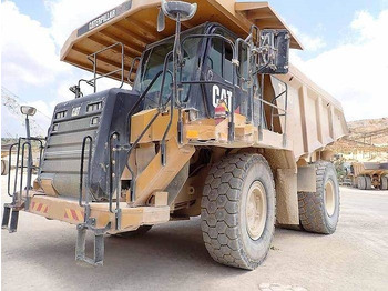 Кариерен самосвал CATERPILLAR