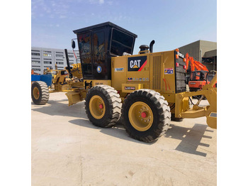 Грейдер CATERPILLAR 140H