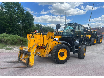 Телескопичен товарач JCB