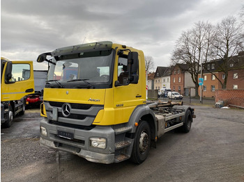 Мултилифт с кука камион MERCEDES-BENZ Axor 1829