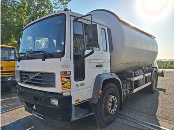 Камион цистерна VOLVO FL 250