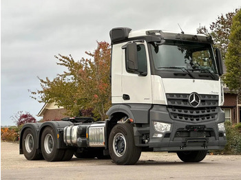 Влекач MERCEDES-BENZ Arocs 3351