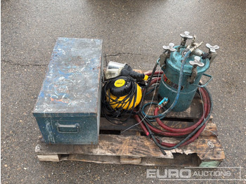 Строително оборудване Pallet of Kripxe 20liter Industrial Painting Machine, Metal Box Tools, Paints sprayers (2 Of) / Maquina Pintar Industrial, Caja de herramientas metalicas, Pistolas para pintar (2 unidades): снимка 2