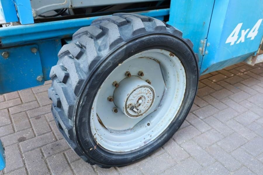 Ножична работна платформа Genie GS4390 Diesel, 4x4 Drive, 15m Working Height, 680k: снимка 17