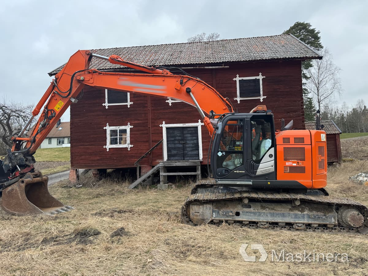 Верижен багер Grävmaskin Hitachi ZX225USLC-5B med redskap: снимка 11