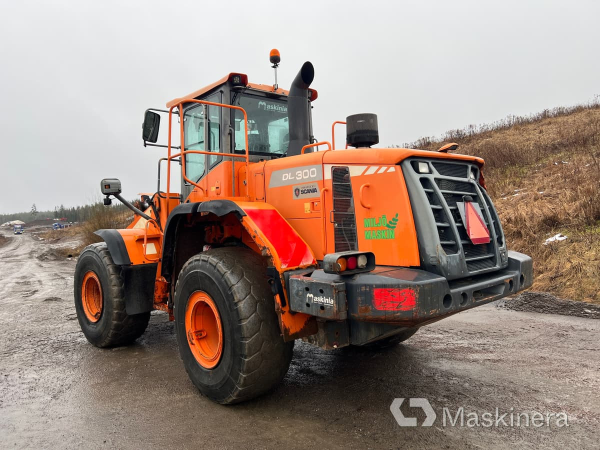 Колесен товарач Hjullastare Doosan DL300-3: снимка 7