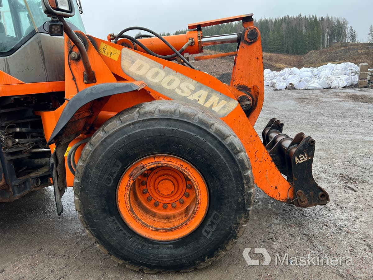 Колесен товарач Hjullastare Doosan DL300-3: снимка 20