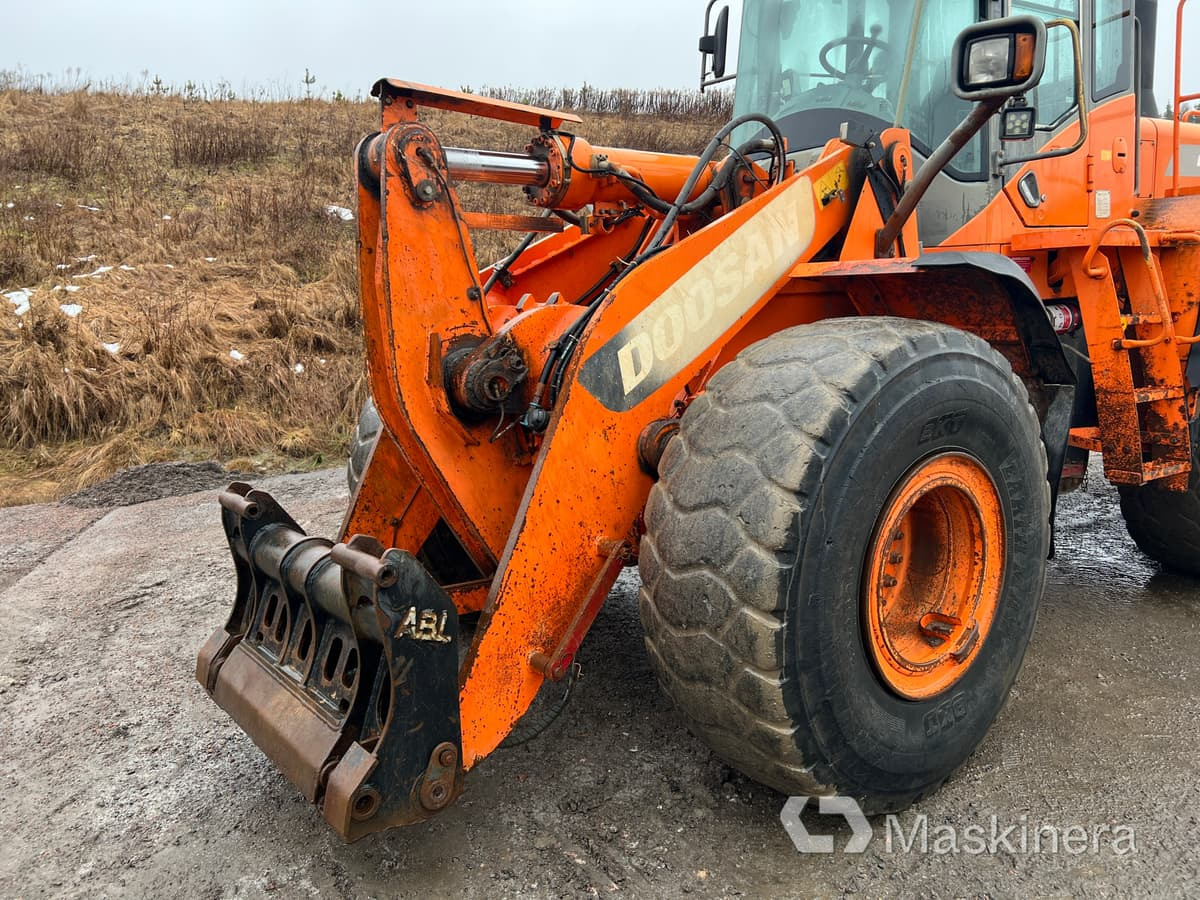 Колесен товарач Hjullastare Doosan DL300-3: снимка 17