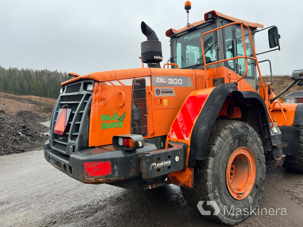 Колесен товарач Hjullastare Doosan DL300-3: снимка 13