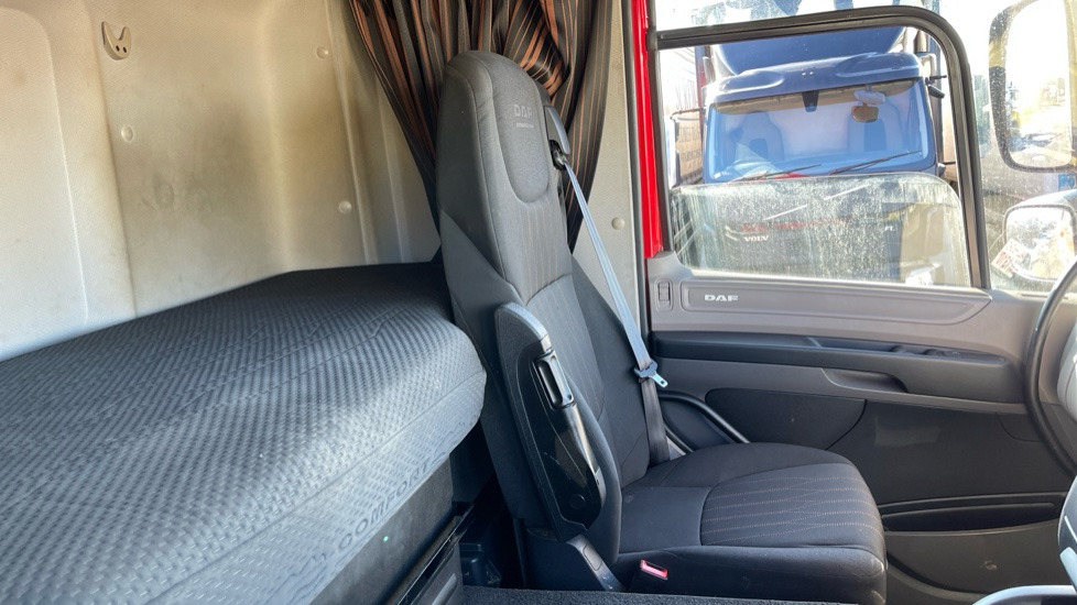 Камион с брезент DAF CF 340 EURO 6: снимка 8