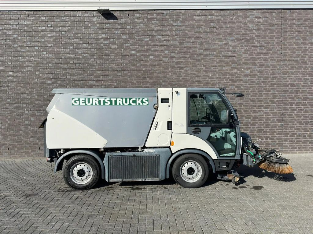 Мотометачна машина Hako CITYMASTER 2200 SWEEPING TRUCK/ KEHRMASCHINE/VEE: снимка 6