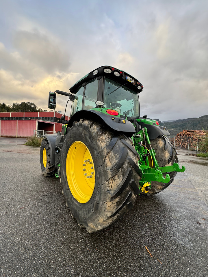 Трактор John Deere 6215R: снимка 7