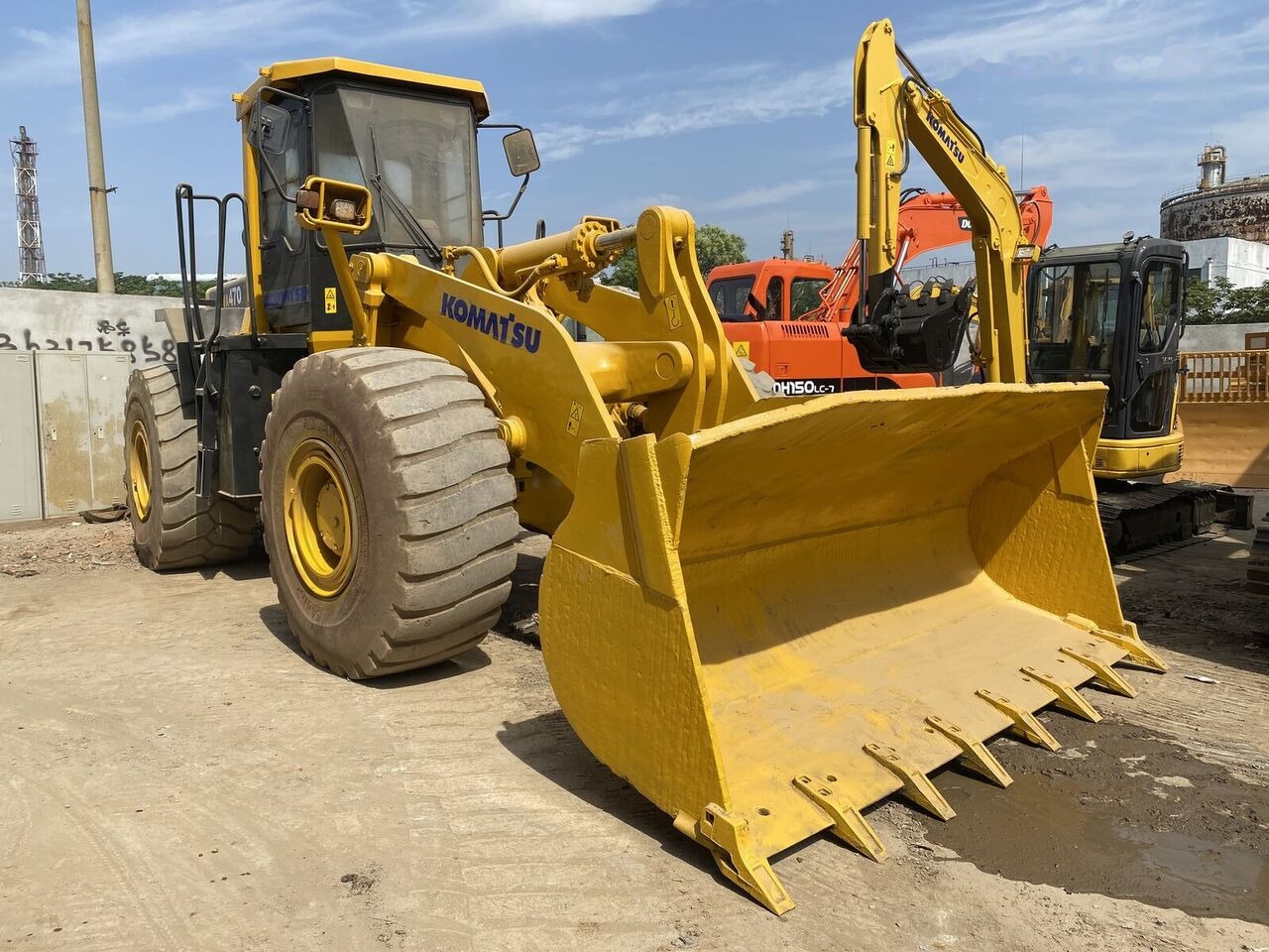 Колесен товарач Komatsu WA470-3: снимка 9