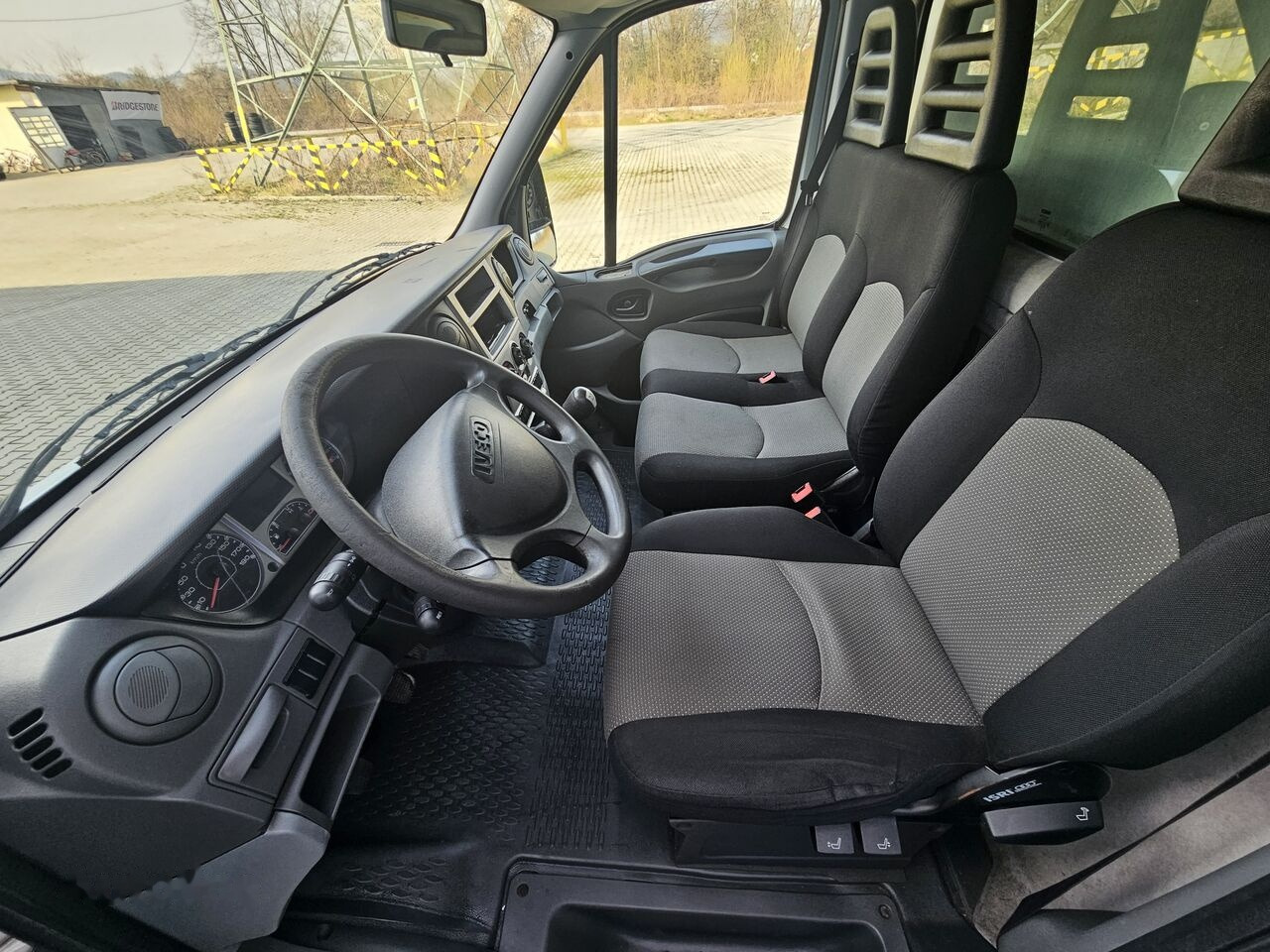 Лизинг на IVECO Daily 35C12 Skrzynia Plandeka 4.50 M Stan *BDB* IVECO Daily 35C12 Skrzynia Plandeka 4.50 M Stan *BDB*: снимка 13