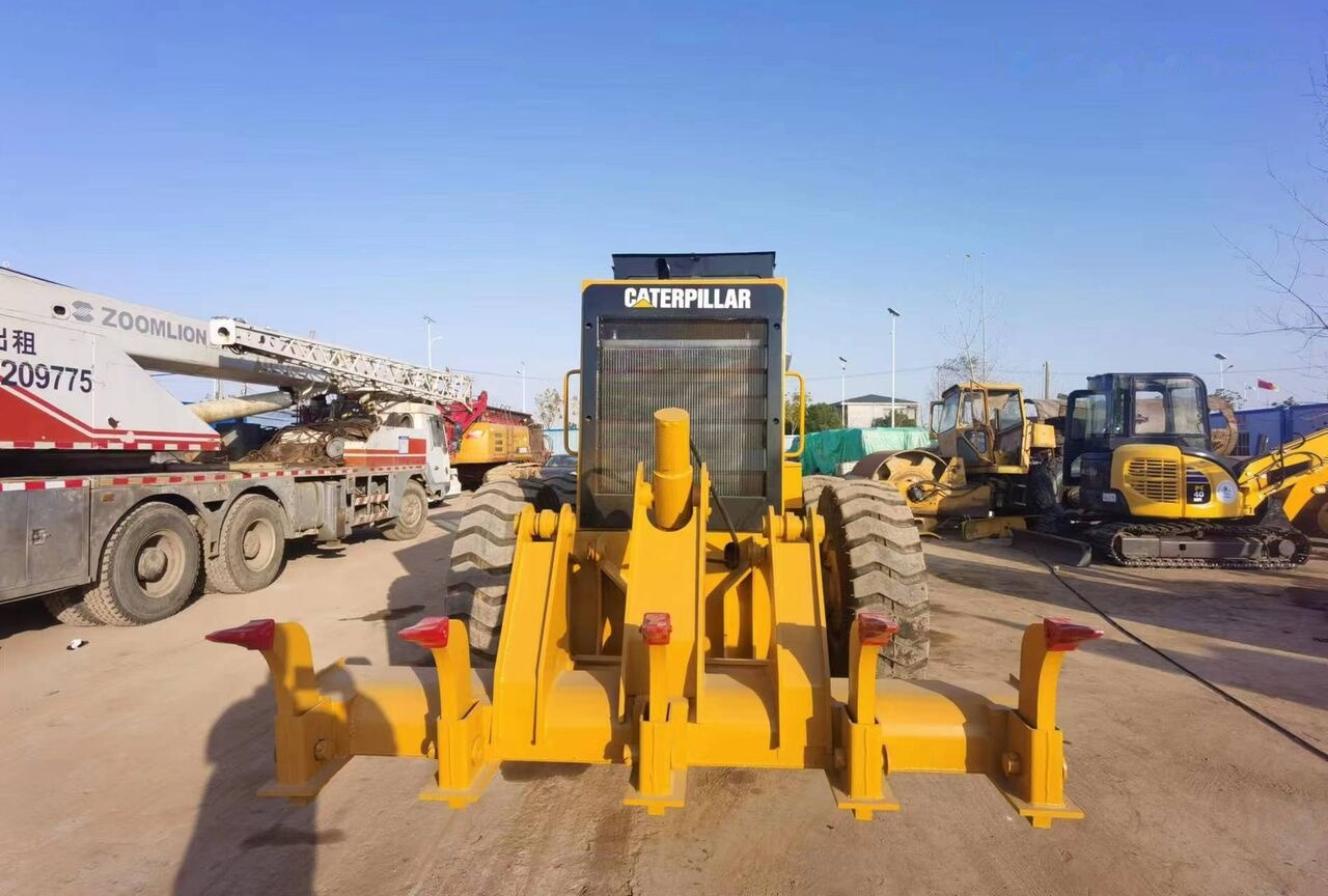 Грейдер Caterpillar 120K: снимка 9