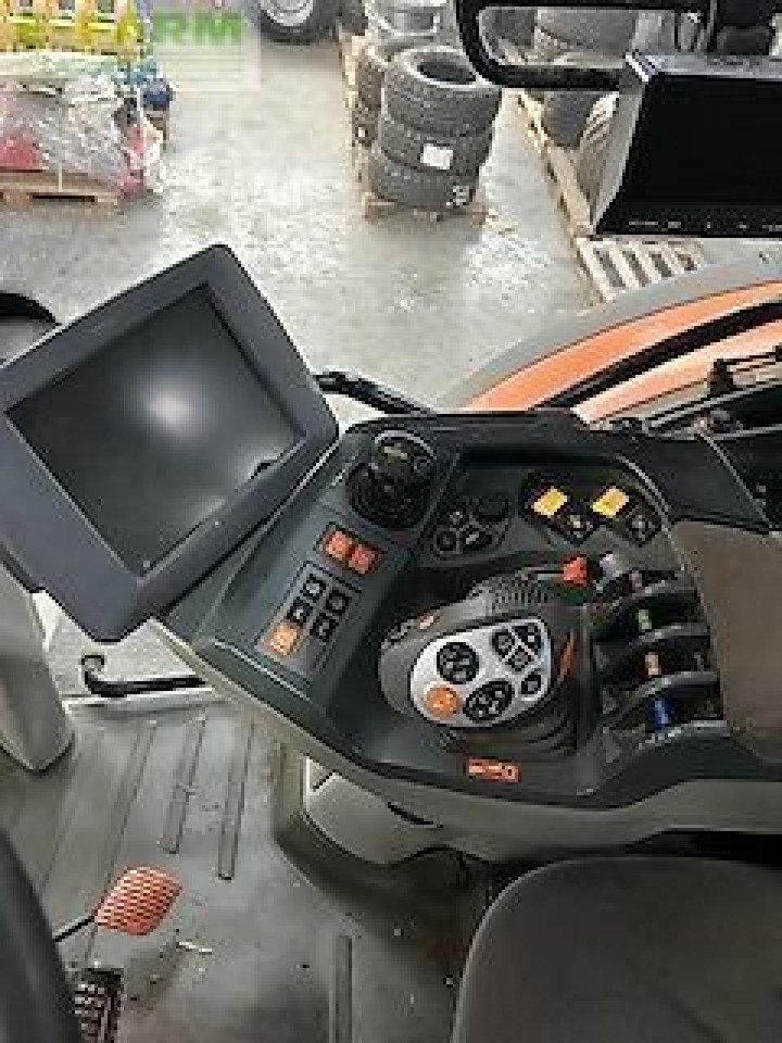 Трактор CLAAS arion 650: снимка 9