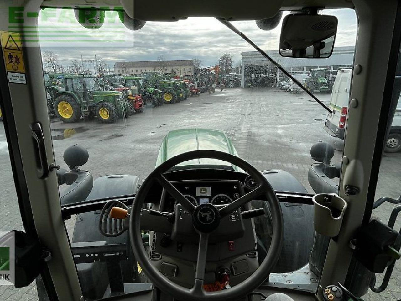 Трактор John Deere 6155m: снимка 15