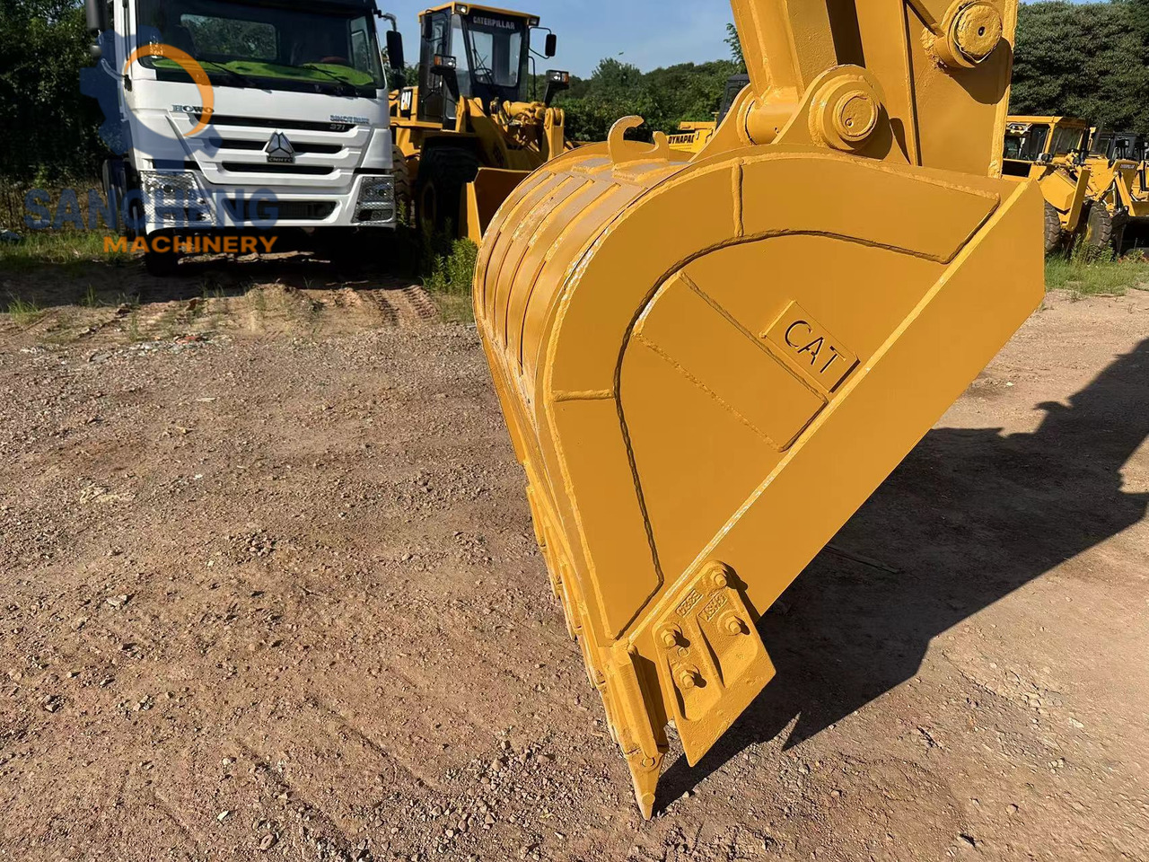 Верижен багер CATERPILLAR 320BL: снимка 11