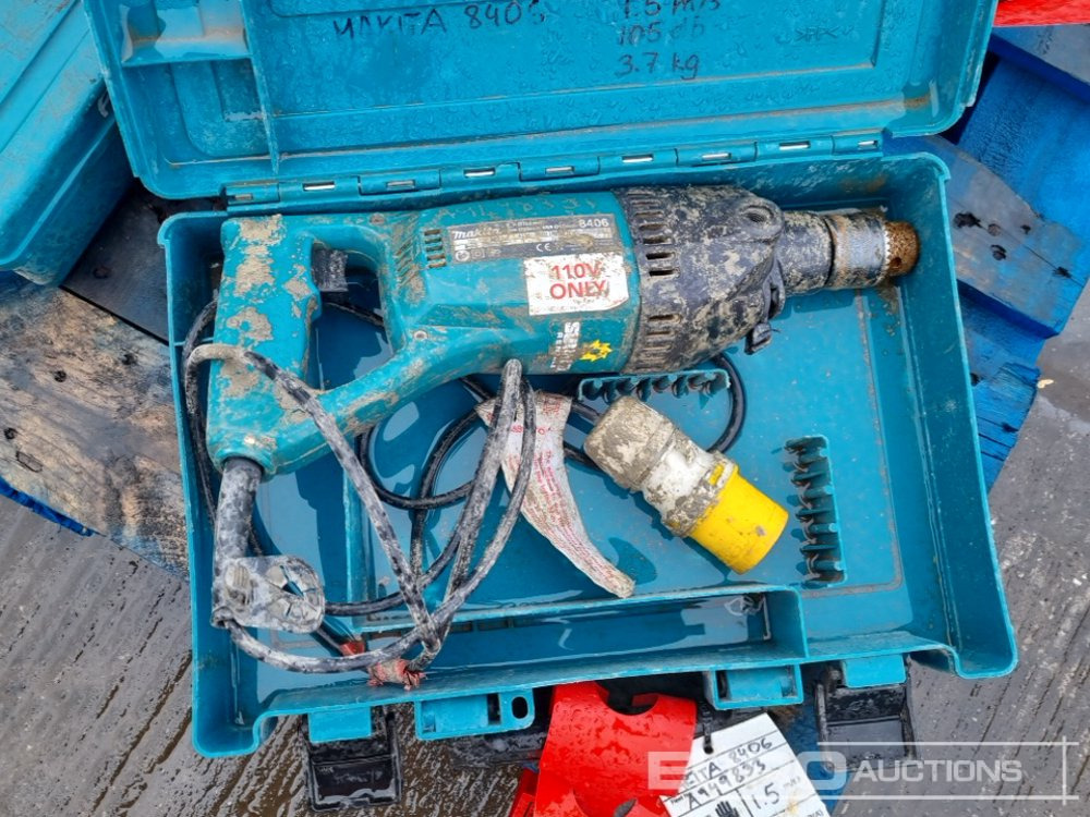 Строително оборудване Makita 110Volt AVT HR5212C Hammer Drill, RP1801 Plunge Router, 9565P Angle Grinder, GA50 Angle Grinder, 8406 Core Drill (2 of): снимка 9