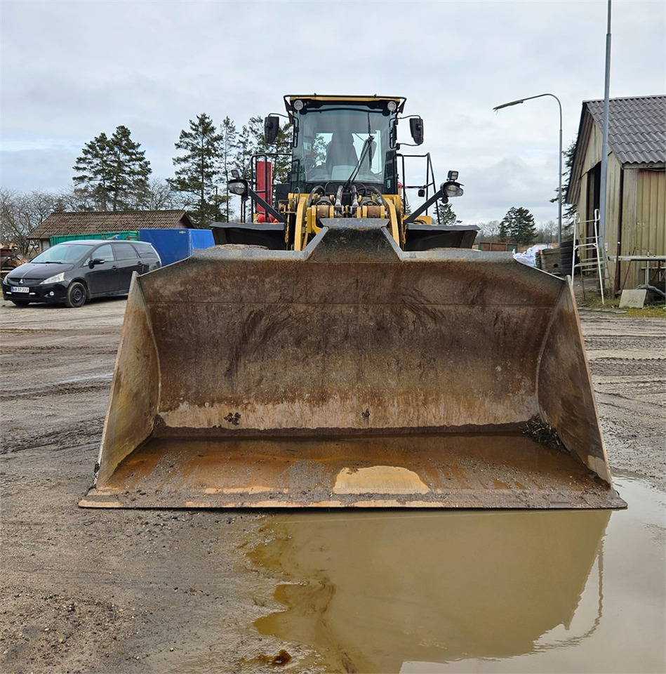 Колесен товарач Caterpillar 980 M: снимка 9